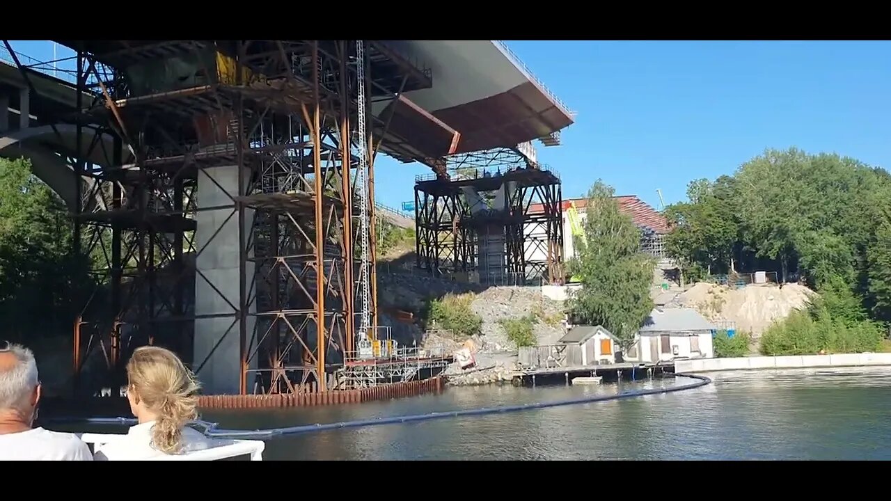 What's the story behind these 3 Bridges in the Baltic waters