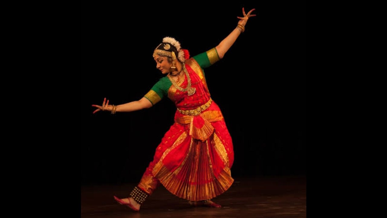 Dancer village woman's ledy