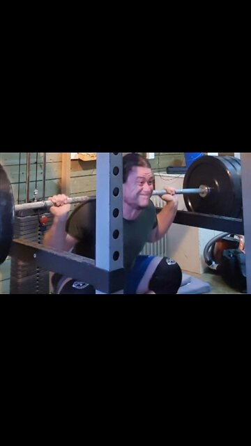 NEW-TECH EXCLUSIVE: 3x6 130 Kgs High-Bar Squats. Last Set.