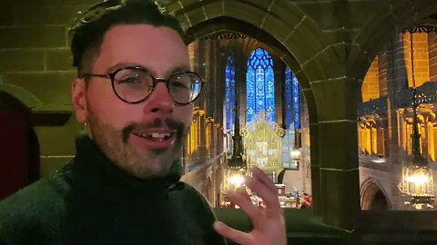 England Live: Liverpool Cathedral and The 86 Bus of The Beatles