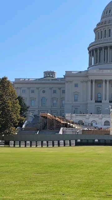Wow what are they building at the US Capitol? Hmmm please like share comments