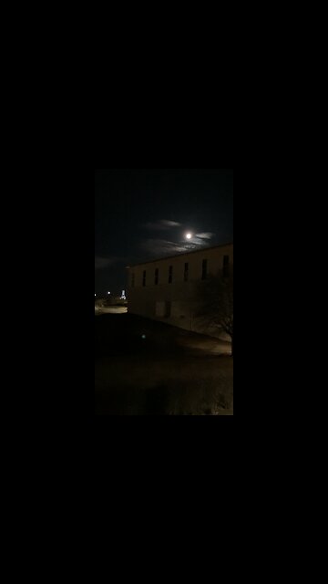 BIG FULL MOON🌕LIGHT UP THE SKY AT MIDNIGHT🕛💡✨