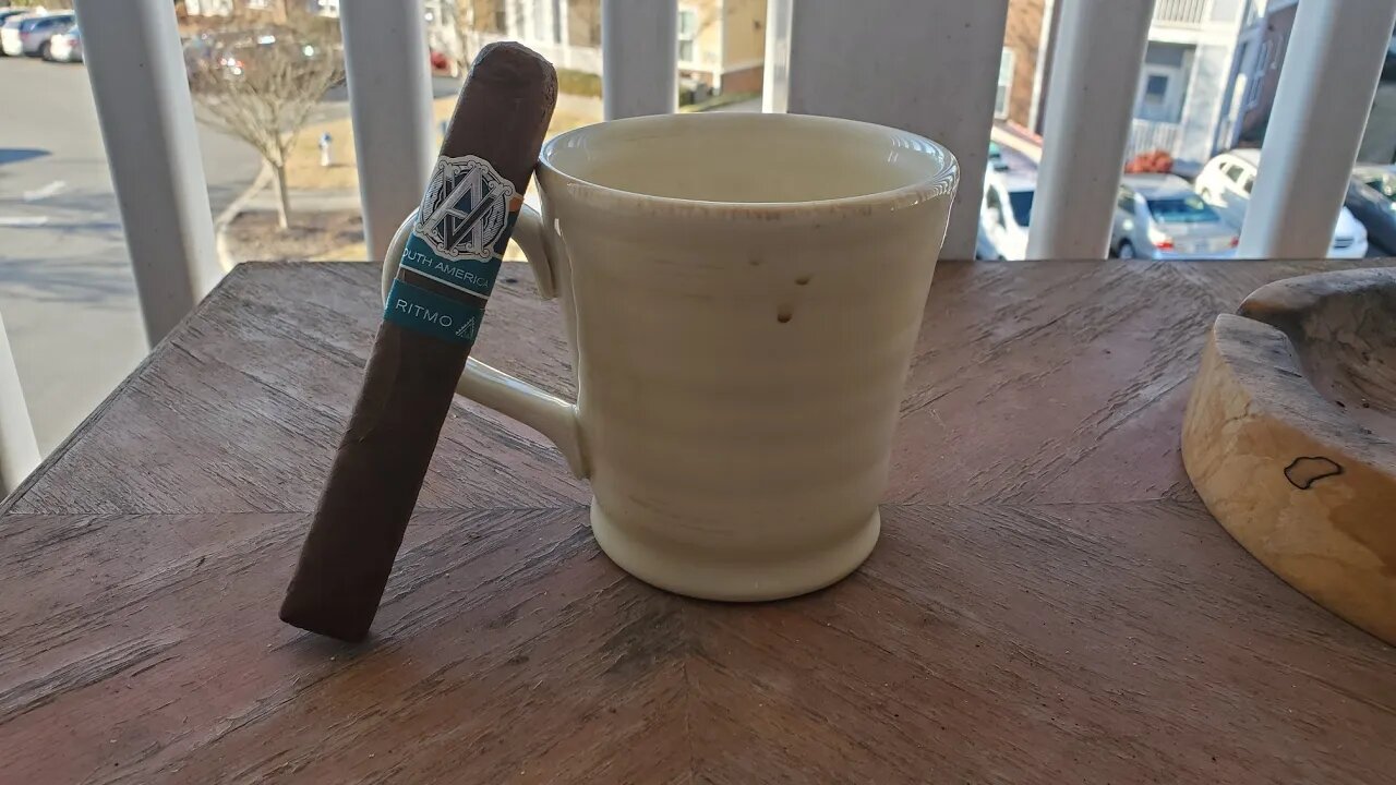 Avo Syncro South America Ritmo cigar review.