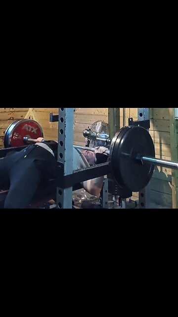 4x5 100 Kgs Paused Bench Press Back-offs. Last Set.