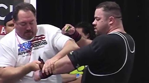 Ryan Kennelly's BLOODY 953 lb Bench Press Attempt