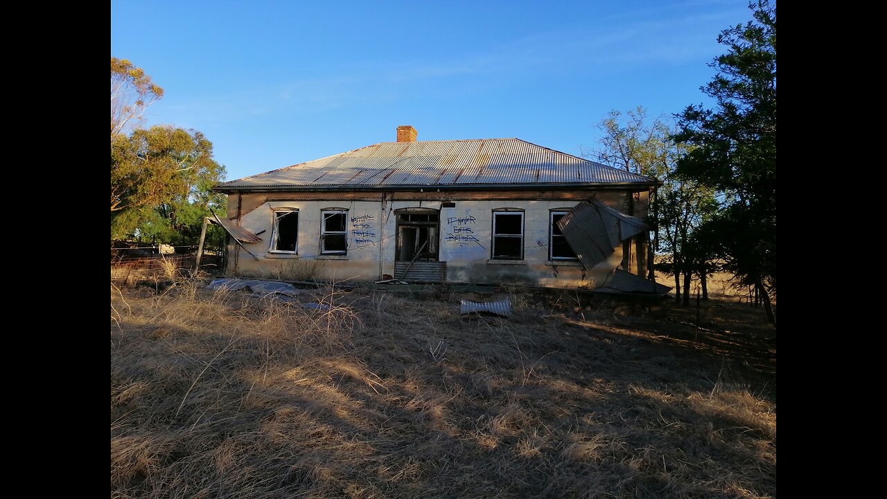 abandoned farmhouse