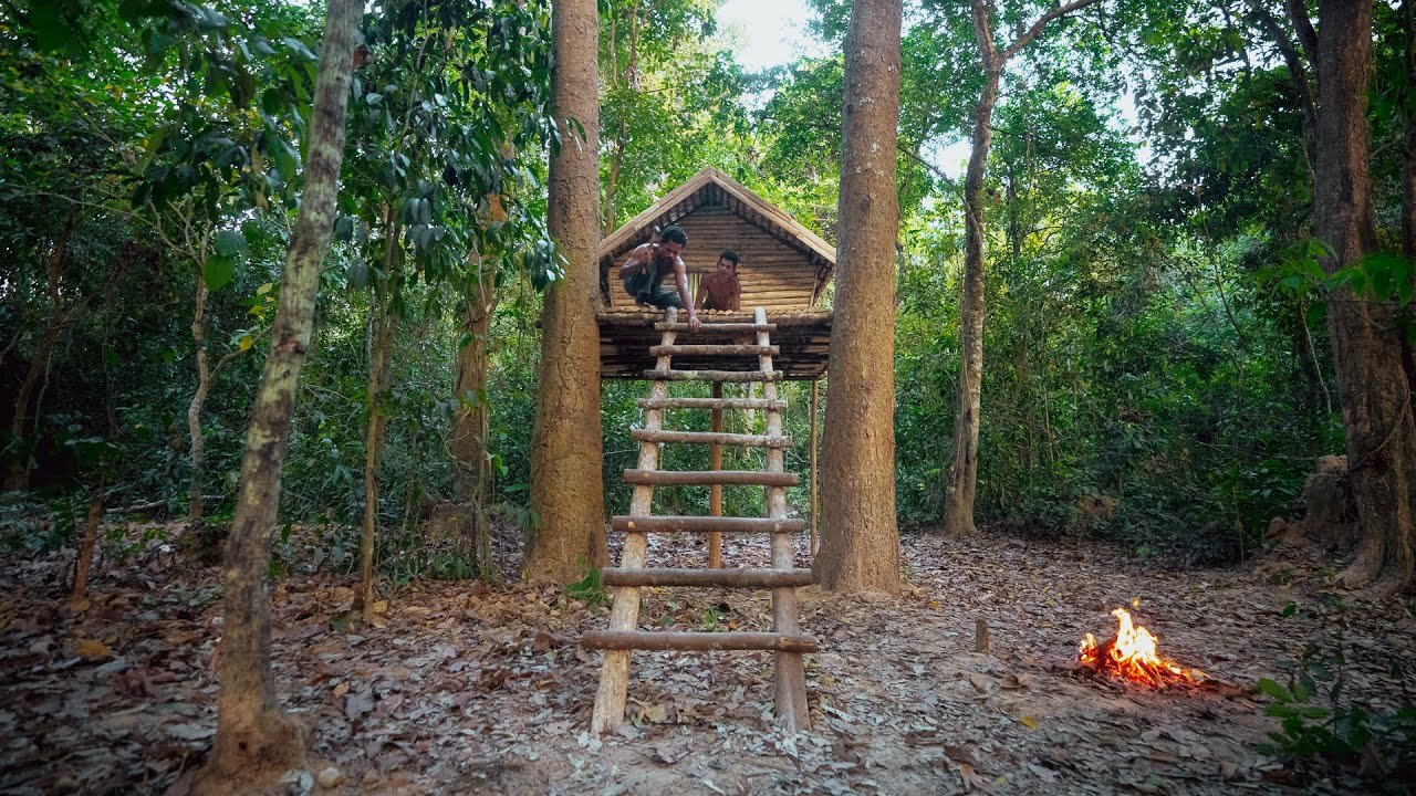 Building a Jungle Survival Tree House in The Wild