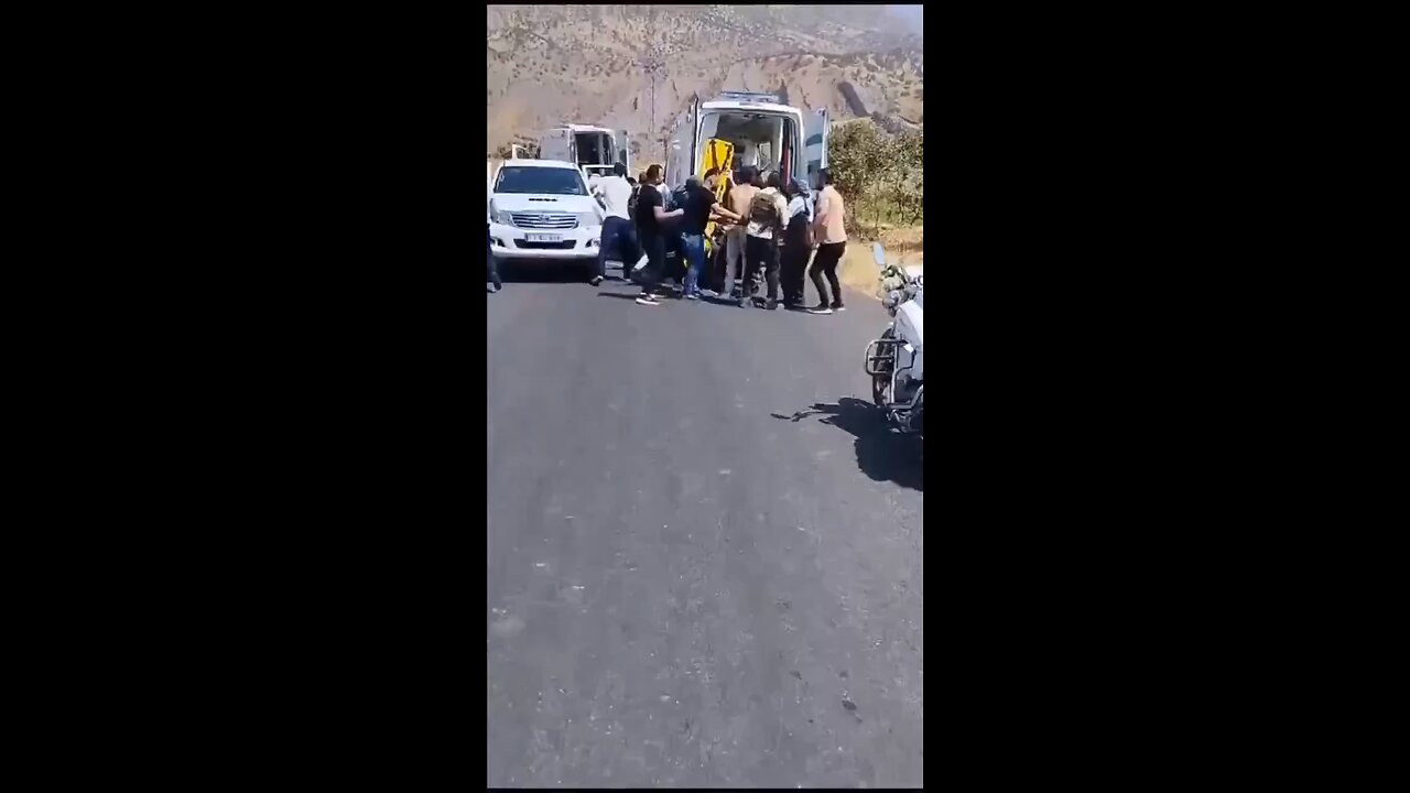 A bus exploded in the Turkish province of Şırnak