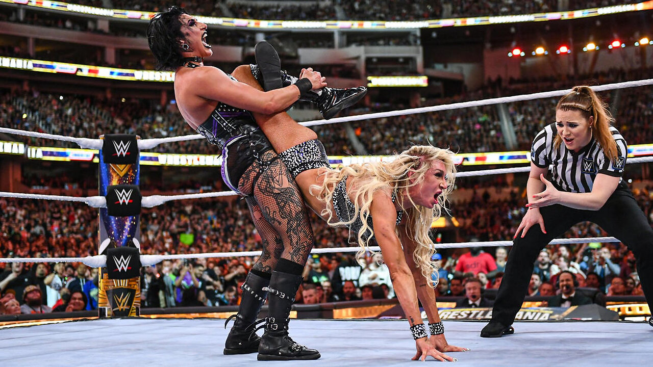 Charlotte Flair vs. Rhea Ripley – SmackDown Women's Title Match: WrestleMania 39 Saturday Highlights