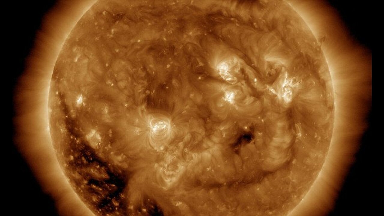 NASA Reveals Something Weird Is Happening To The Sun in 2024!