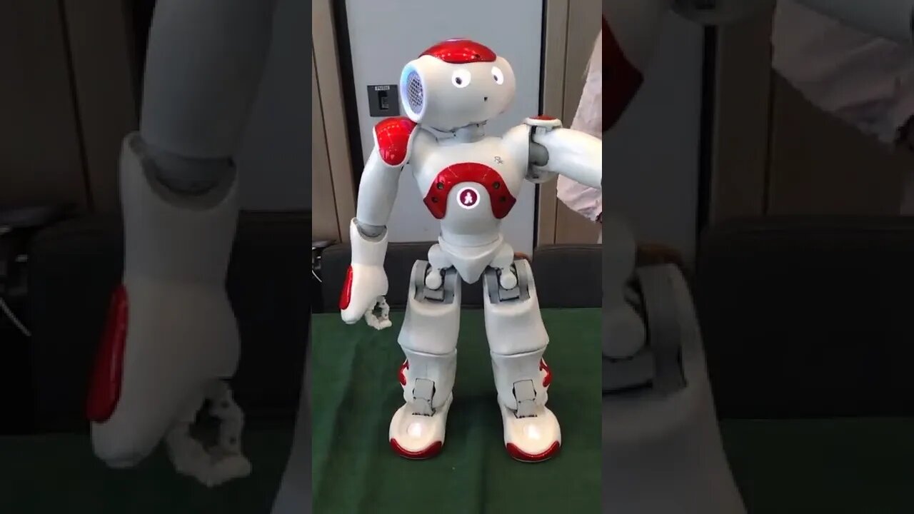 Medi The Emergency Distraction Robot At The Edmonton Stollery Hospital