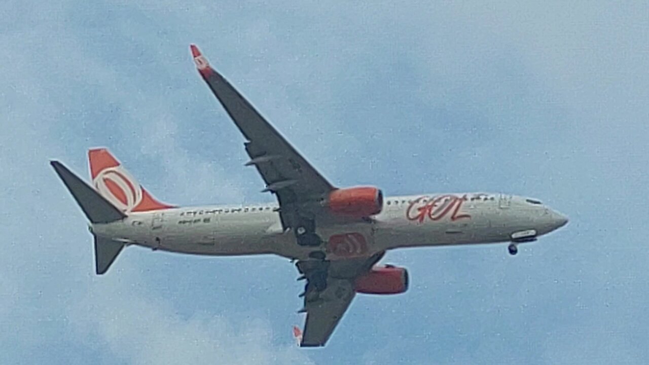 Boeing 737-800 PR-GXP im Endanflug von São Paulo(Congonhas) nach Fortaleza kommend