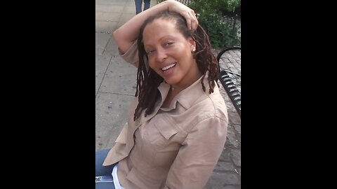 Luodong Massages Mature Black Woman With Dreadlocks On The Street