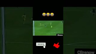 AQUELE SEU AMIGO BAIXINHO QUE JOGA MUITO NO FUT 🤣🤣🤣🤣