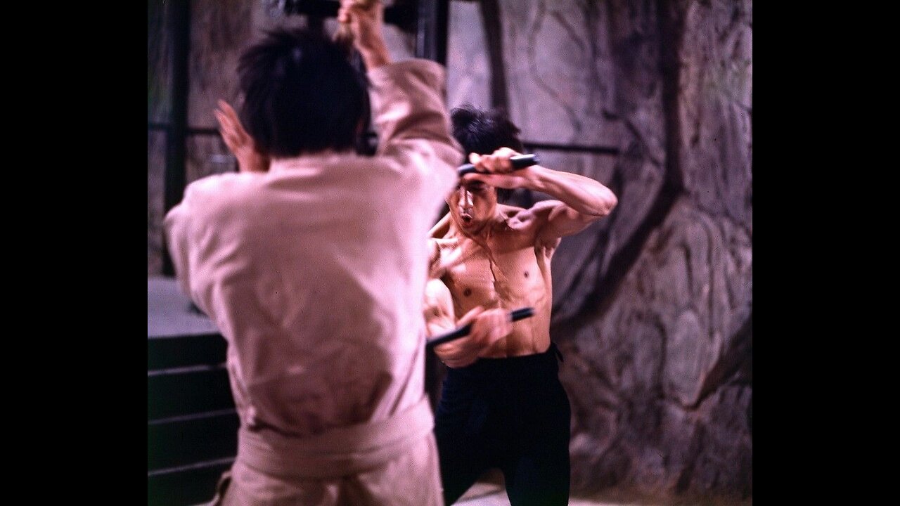 Cross kick Studio Films Bruce Lee Enter the Dragon