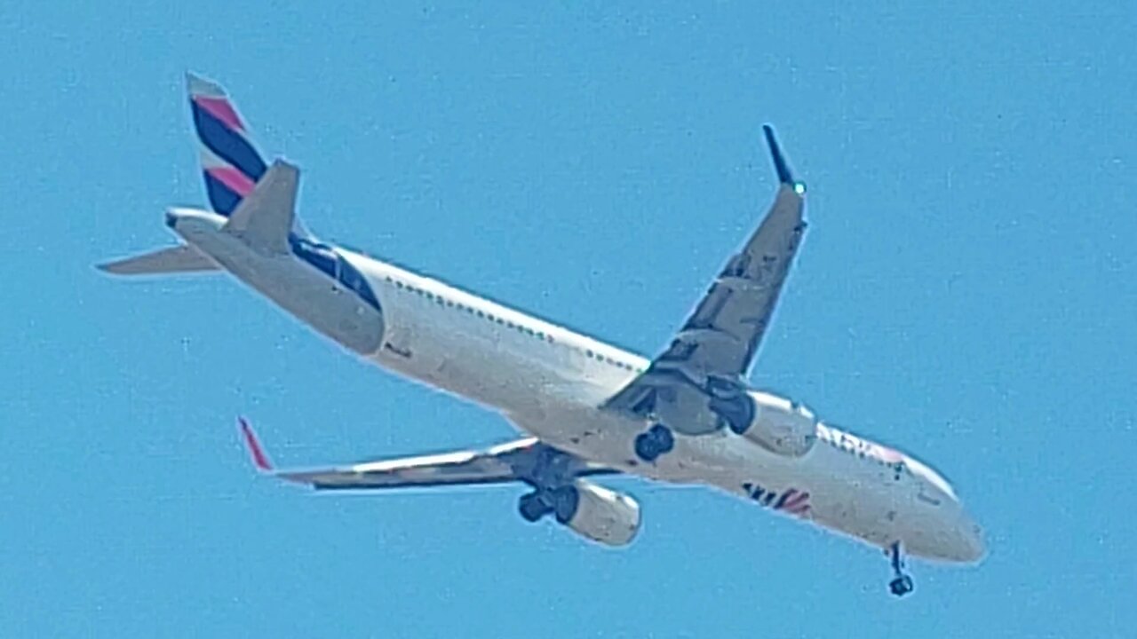 Airbus A321 PT-XPO vindo de São Luís do Maranhão para Fortaleza