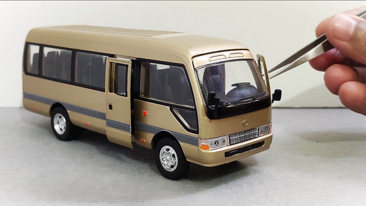 Unboxing of Toyota Coaster/Hino Liesse Bus 😍 - REALISTIC Diecast Model Car