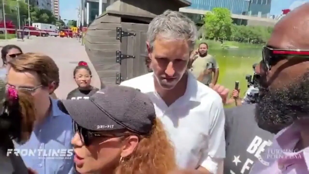 Beto O'rourke confronted by patriot after his shameful stunt that he pulled