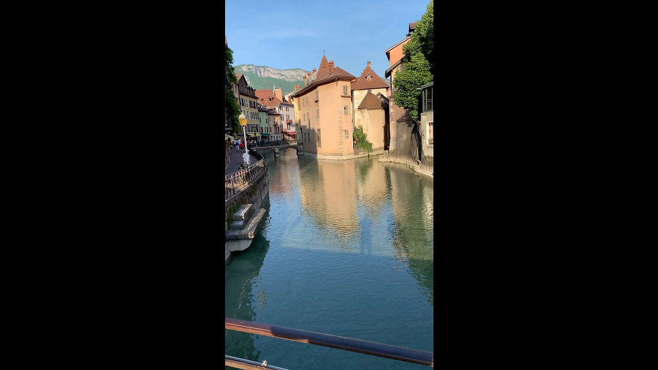 Annecy, France | The Venice Of The Alps!