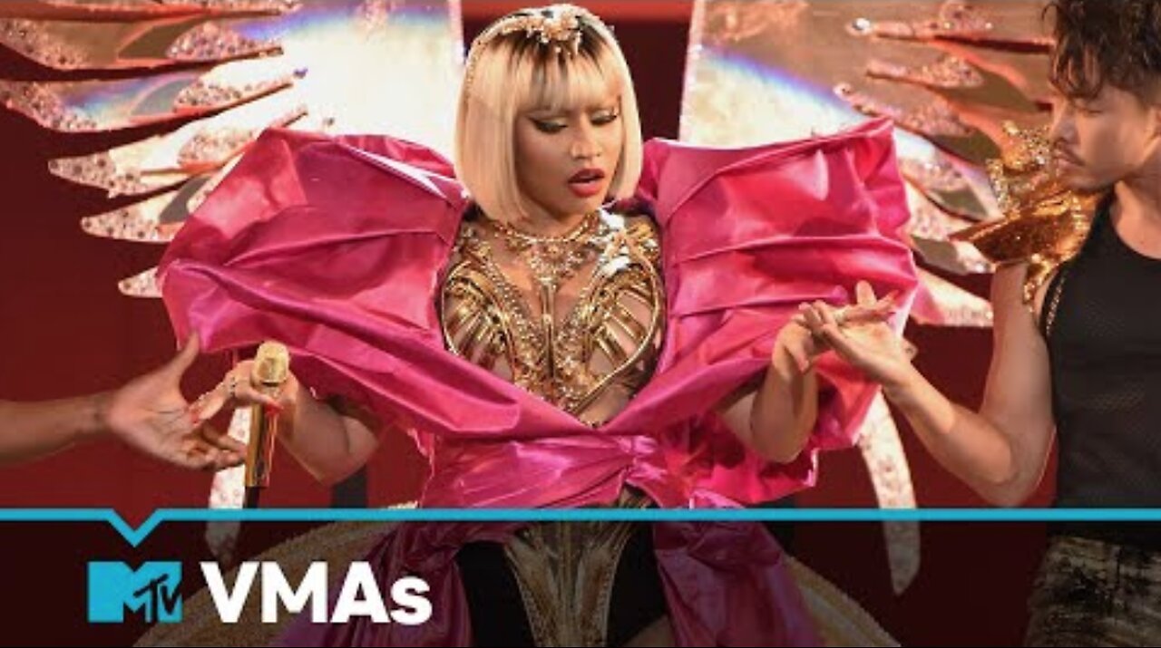 Nicki Minaj Performs “Majesty,” “Barbie Dreams,” “Ganja Burn,” “FeFe” | Live Performance