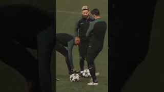olha o que fizeram com o Neymar 🤣🤣