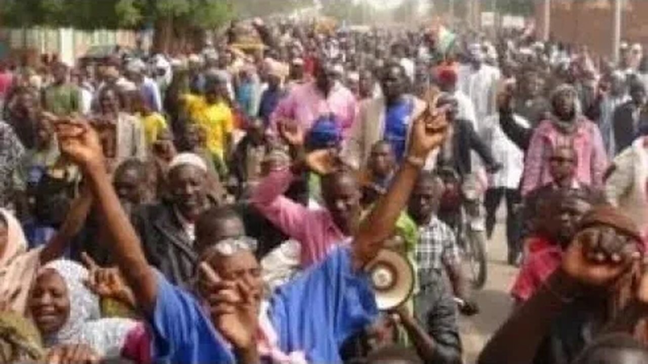 #protest Hunger in the land, Nigeria is hard people are beginning to sell their children