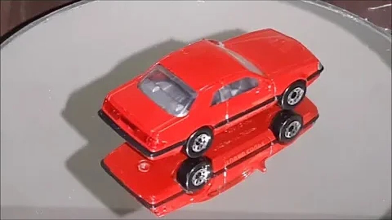 Diecast model cars cracking open: Matchbox Superfast 1987 Ford Thunderbird Turbo Coupé