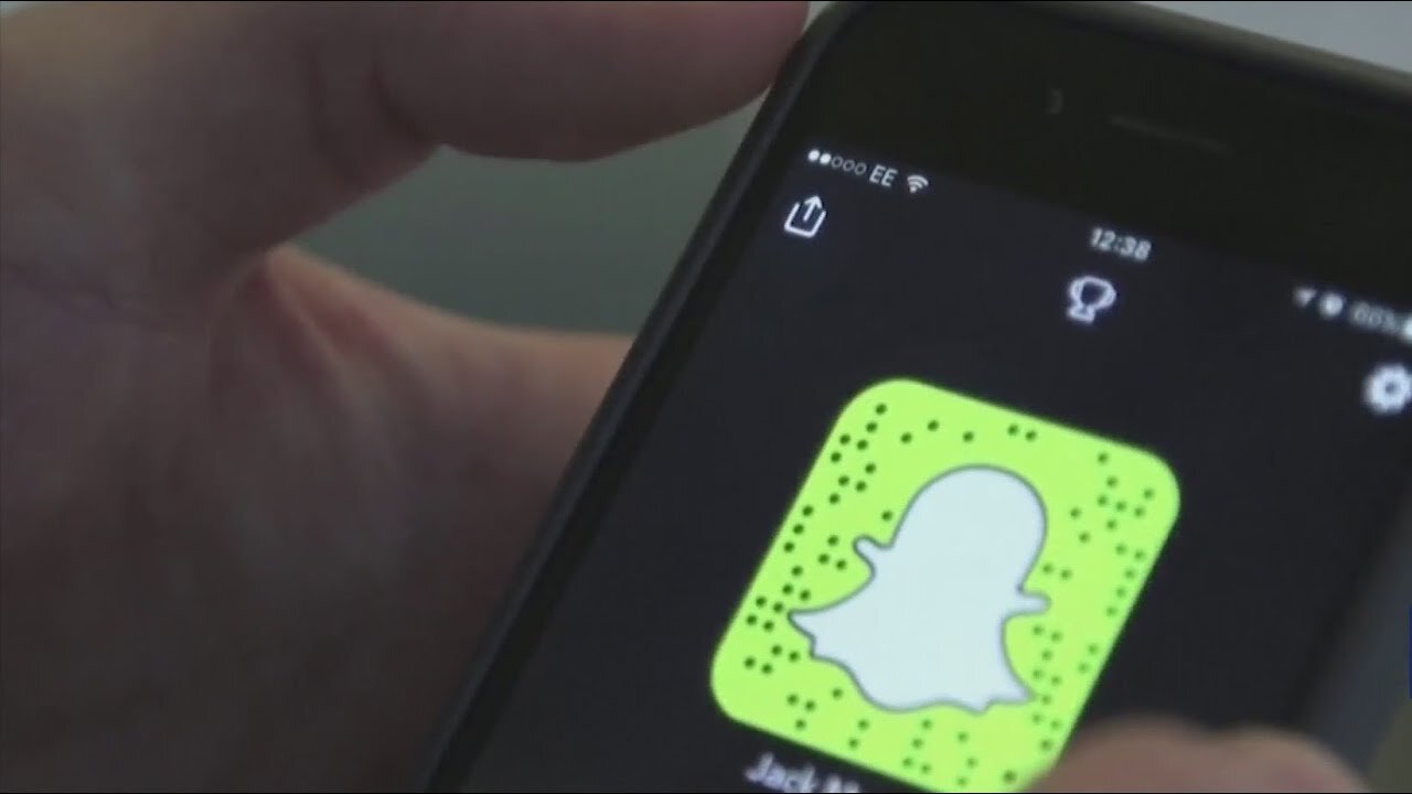 Snapchat’s New AI Chatbot: Raising Concerns Among Teens & Parents – Is It Safe