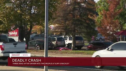 3 dead, 2 injured after van crashes into pedestrians in Aurora