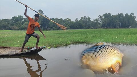 Best Fish Catching Experience In Daily Life Village Boy Catch Big With Spearfishing From Boat 🐸