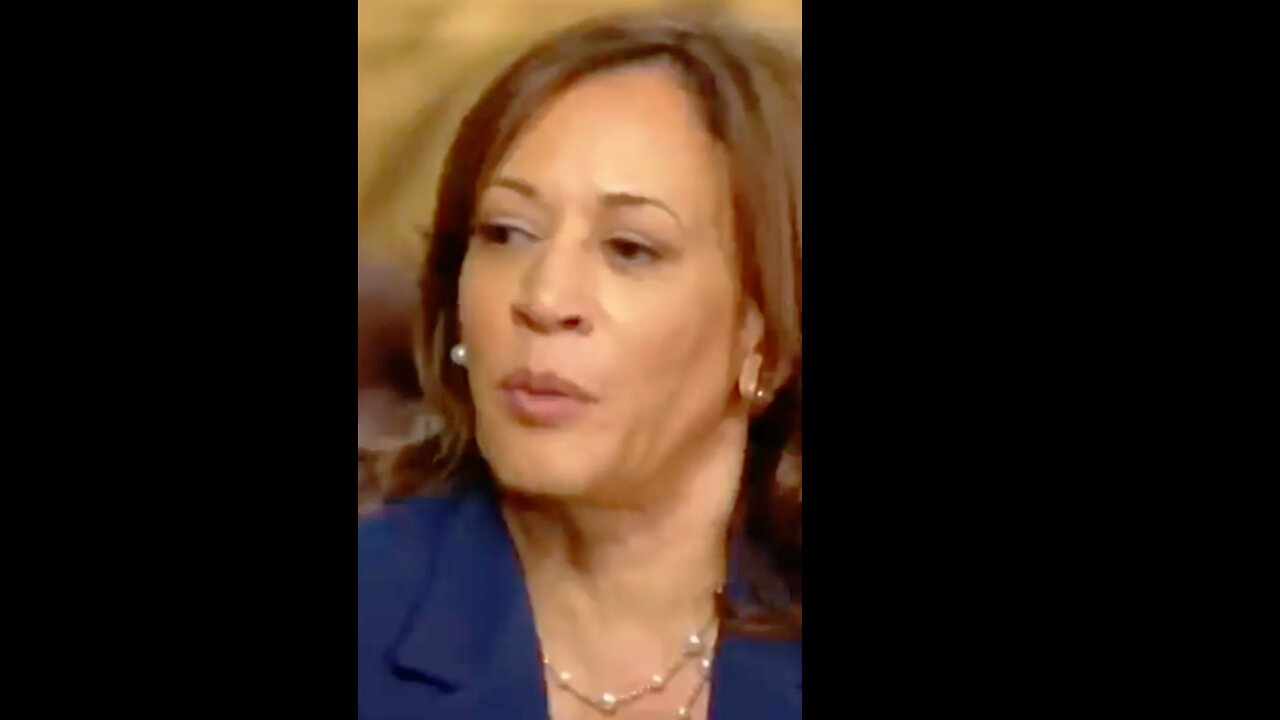 President Biden & Kamala Harris Get Roasted By Siri Again!