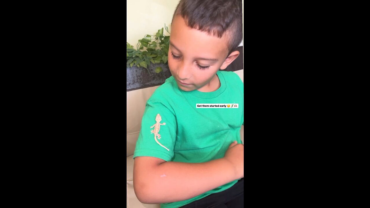 My Son And His Gecko 🦎🤍