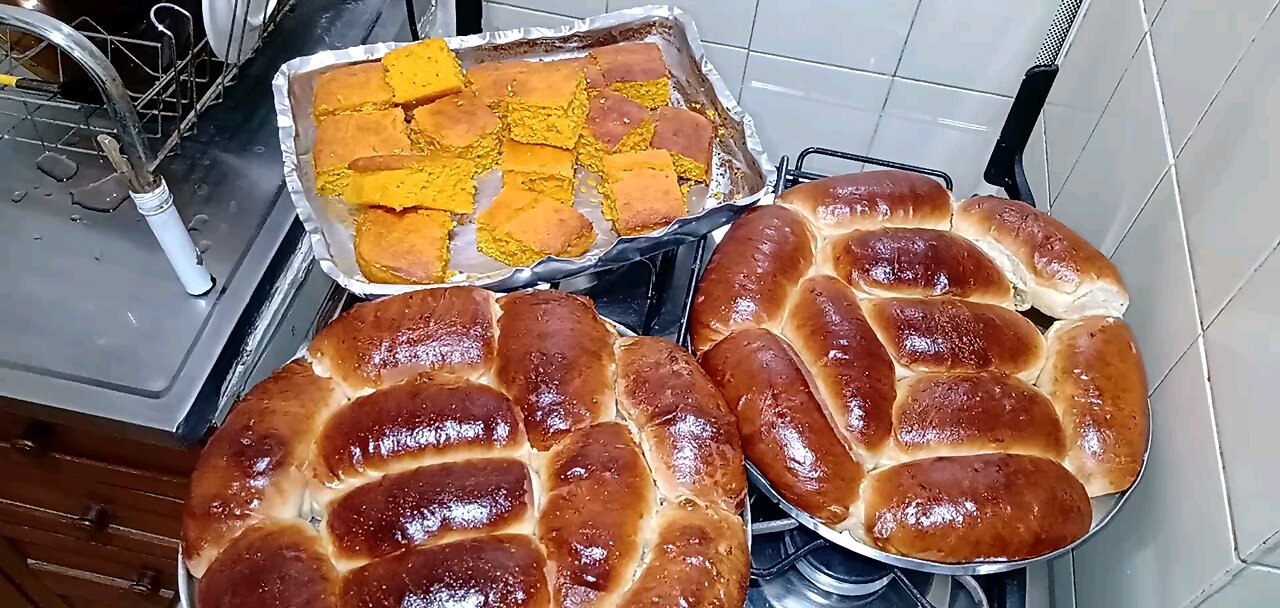 bread food cake