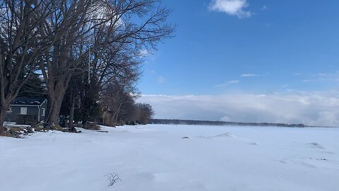 MID DAY FROZEN LAKE WALK! 💚💙