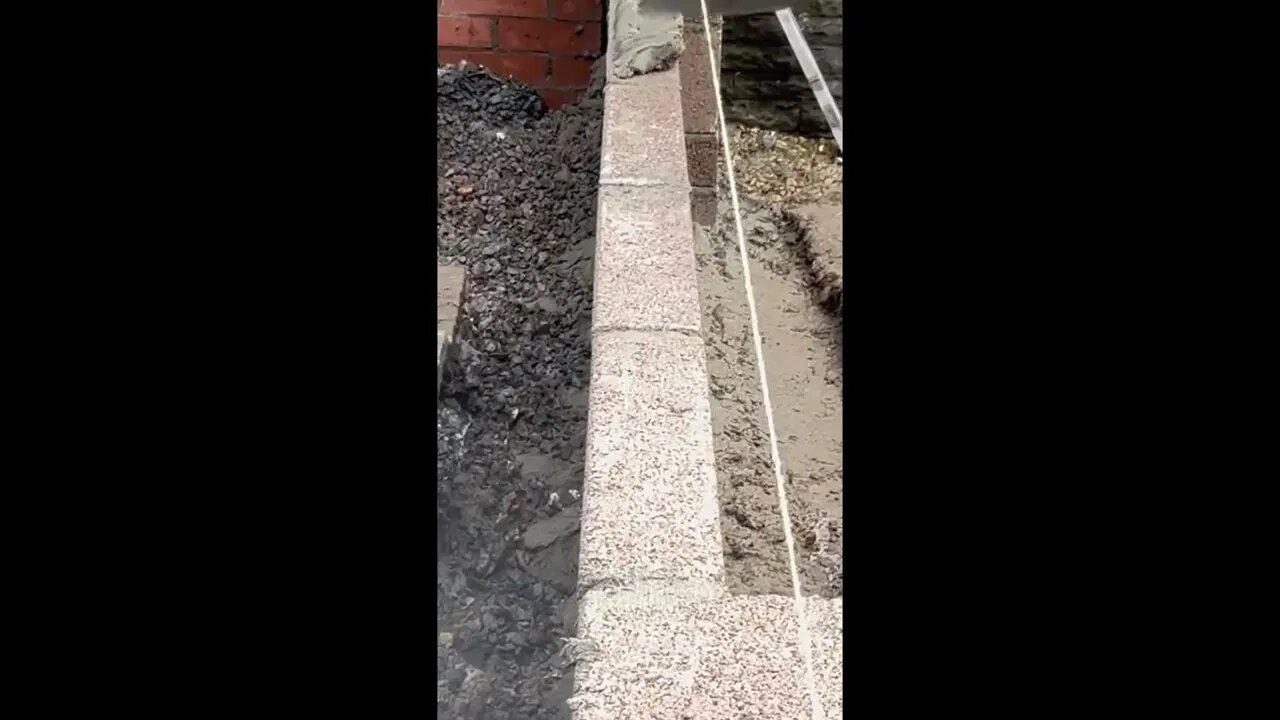 Laying the bed #bricklaying #bricklayers #asmr #diy #trending