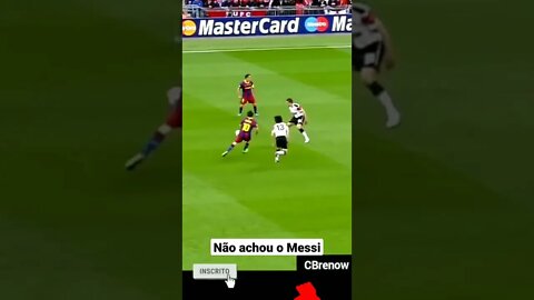 PARK JI-SUNG PASSANDO MAL MARCANDO O MESSI