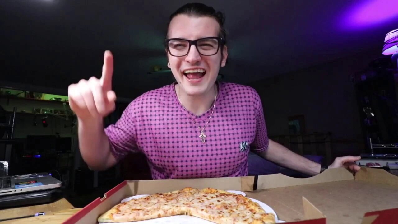 Corona Virus Illinois Lockdown Day 11... Ordering Chuck'E'Cheese Pizza for $5........