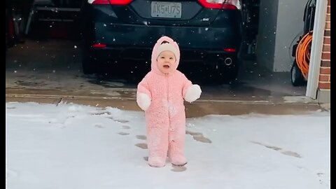 For those who've never seen snow, this will be your reaction when you do - HaloFamily