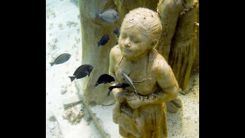 BEST UNDERWATER STATUES