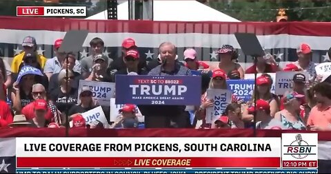 Sen Lindsey Graham Gets BOOED At Trump Rally