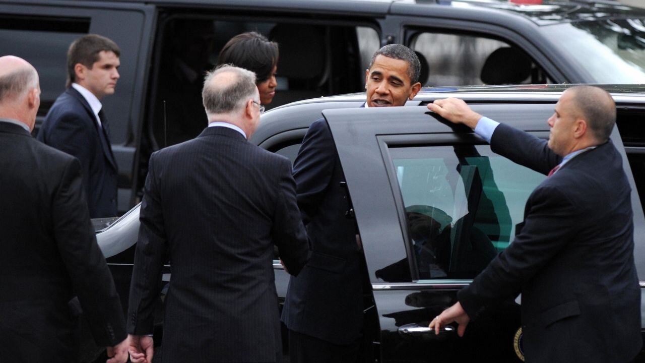 BREAKING: Secret Service Rushes In After Armed Man Approached Obama