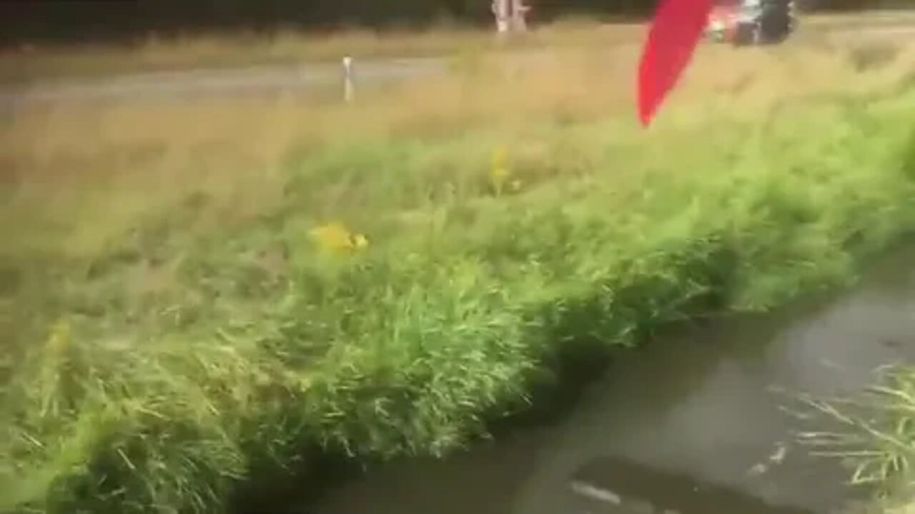 Dutch farmers and truckers all along the La Vuelta route in the Netherlands today in mass protest