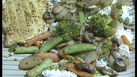 lemon pepper chicken & white rice w/ sautéed vegetables