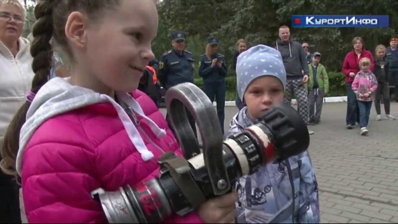 Сотрудники МЧС в спа отеле Аквамарин напомнили о безопасности на суше и на воде