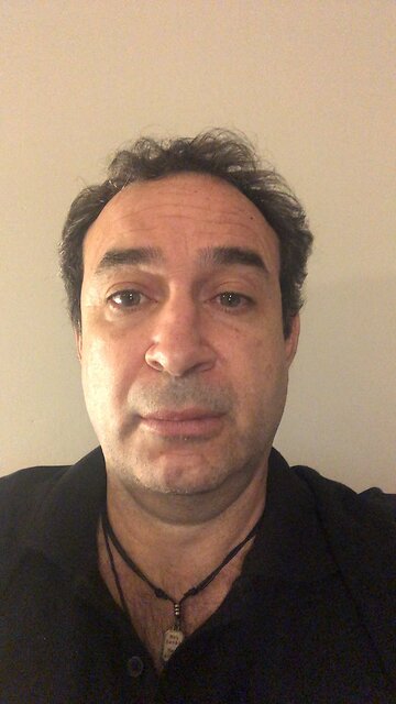 MACRON WANTS TO SER FIRE AND START THE WAR!!