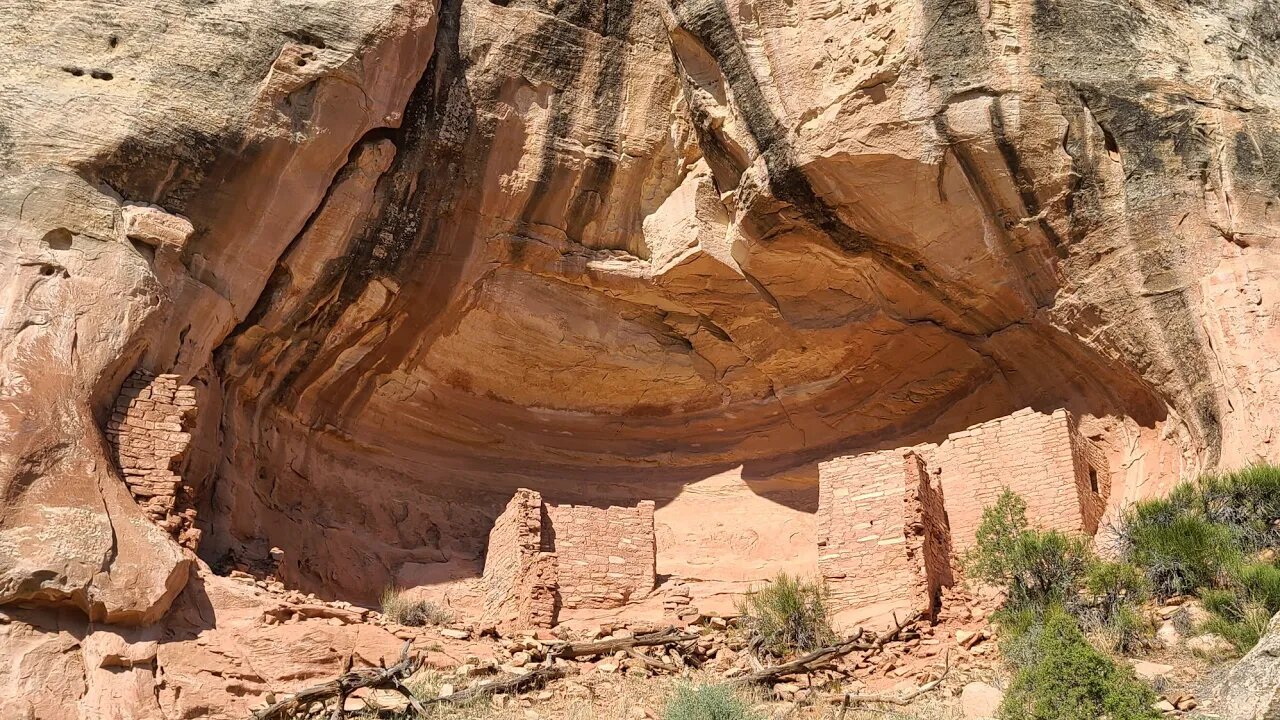 Lost City, Multiple Cliff Houses, Ancient Waterfront Property, Sacred Ground