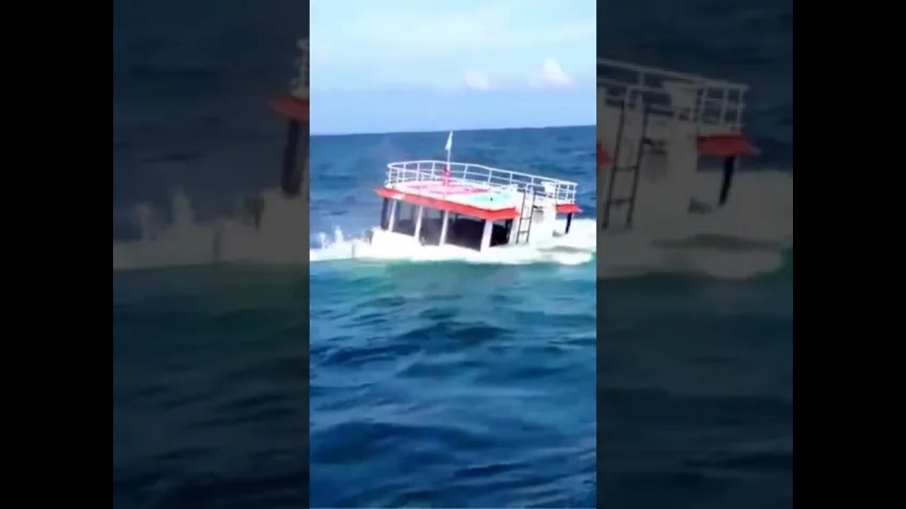 Dangerous Excavator Fails, Sinking Crash Ship Crashing Compilation