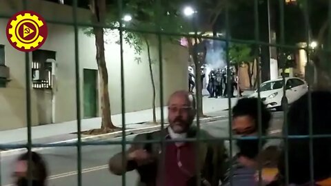 Polícia de Doria atira contra servidores em S. Paulo