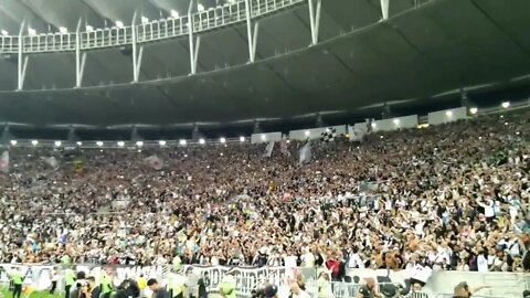 Torcida do Vasco cantando "O MARACA É NOSSO"