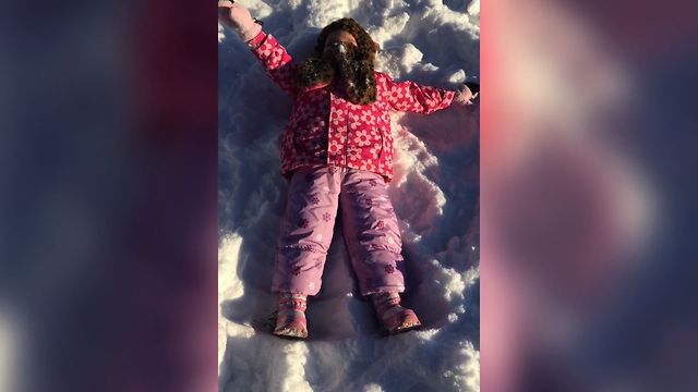 14 Kids Adorably Fail At Snow Angels